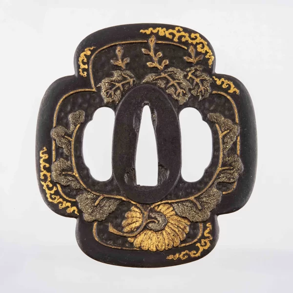 Tsuba Kumagai kiri kiku Tokubetsu hozon